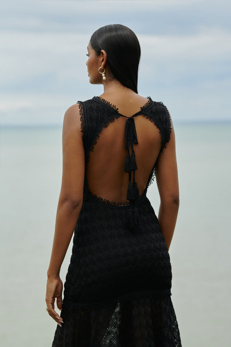 waimari-lluvia-black-dress
